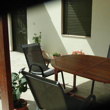 Artemis Appartments Pitsidia Esterno foto