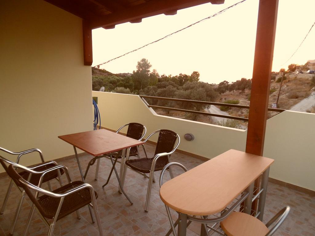 Artemis Appartments Pitsidia Esterno foto
