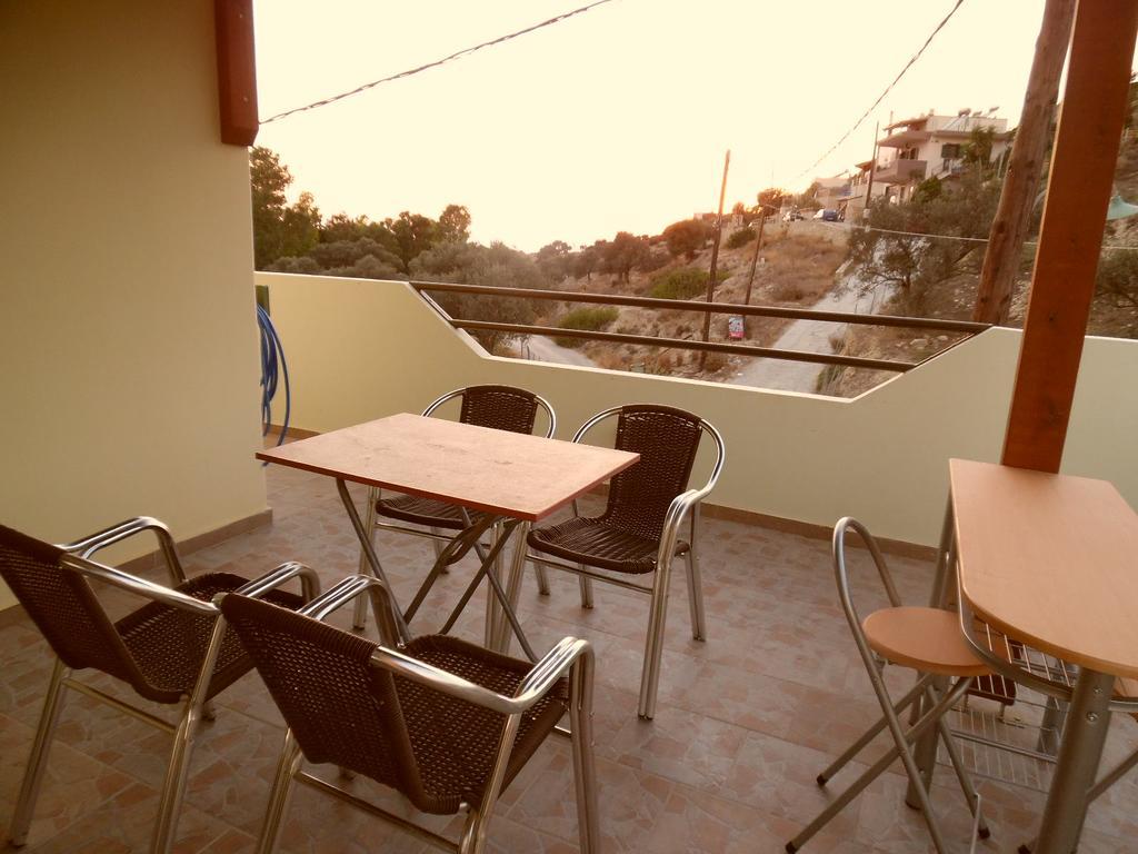 Artemis Appartments Pitsidia Esterno foto